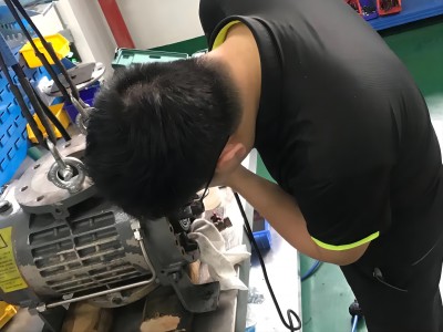 羅茨真空泵機(jī)組與渦輪分子泵之間的區(qū)別是什么？